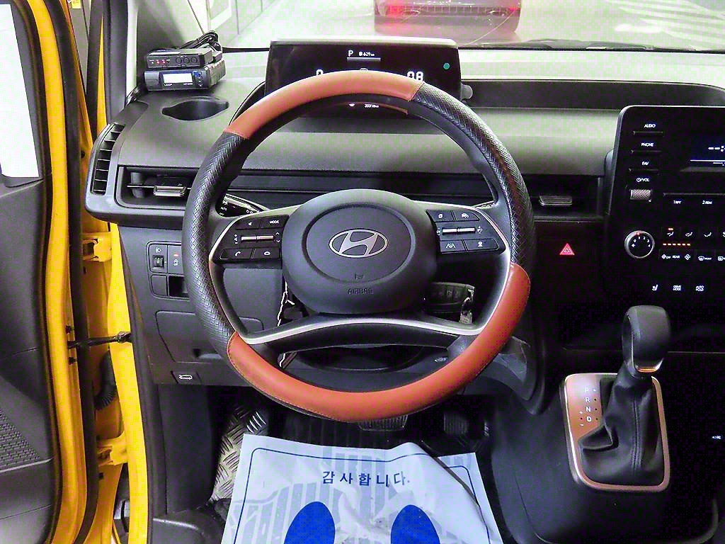 Hyundai Staria 2WD Diesel Tourer Smart 10