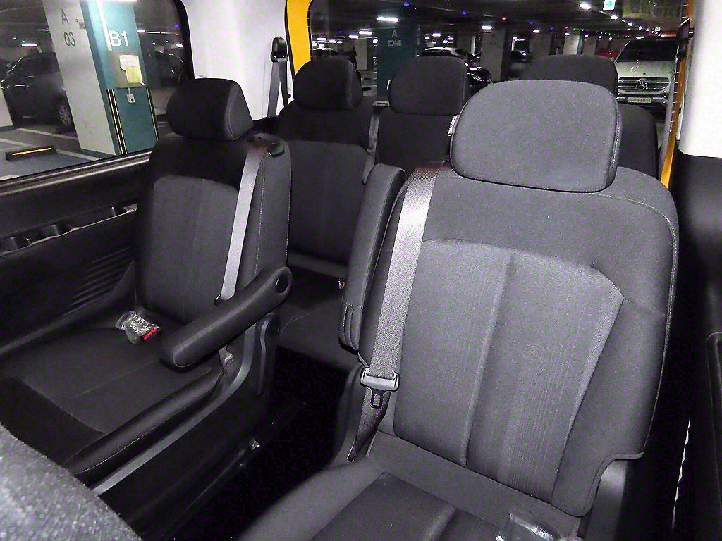 Hyundai Staria 2WD Diesel Tourer Smart 9