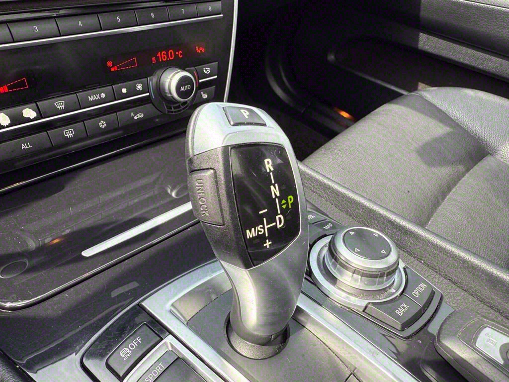 BMW 5 Series 535i xDrive 9