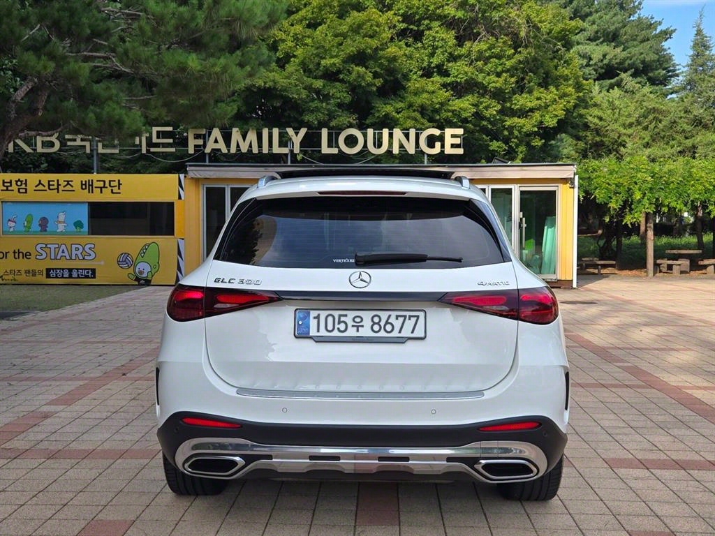 Mercedes-Benz GLC-Class GLC300 4MATIC 3