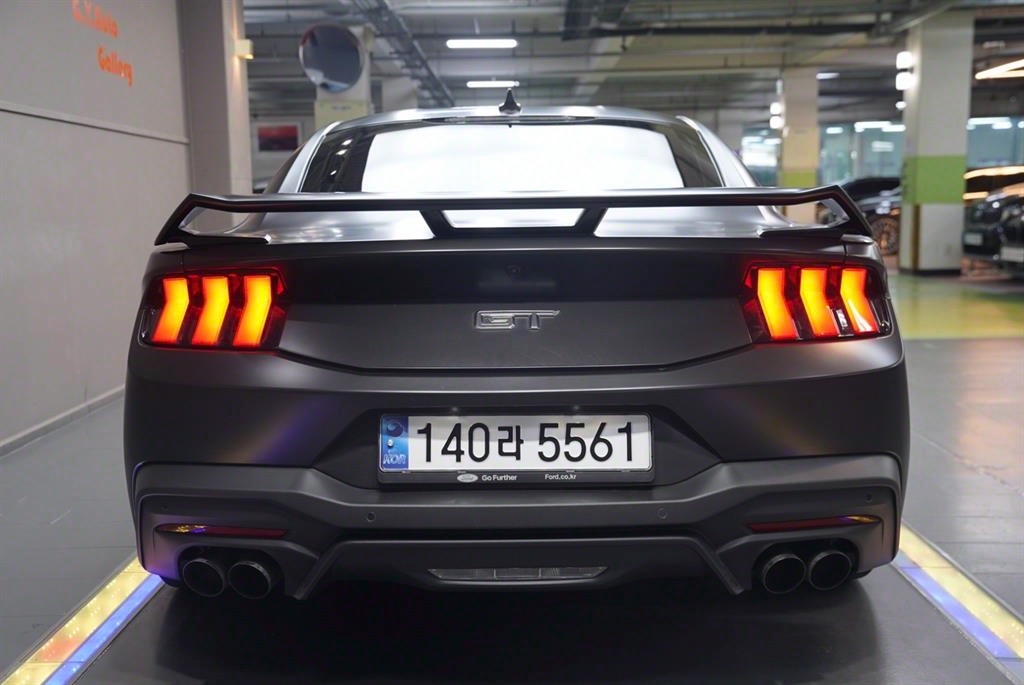 Ford Mustang 5.0 GT Premium Coupe 4