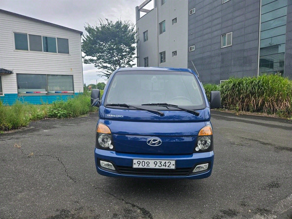 Hyundai Porter 1.0 Ton/ Double Cab/ Long Wheelbase/ CRDi