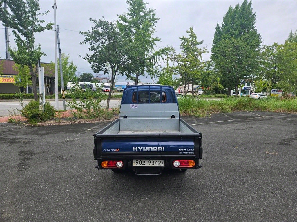 Hyundai Porter 1.0 Ton/ Double Cab/ Long Wheelbase/ CRDi 7