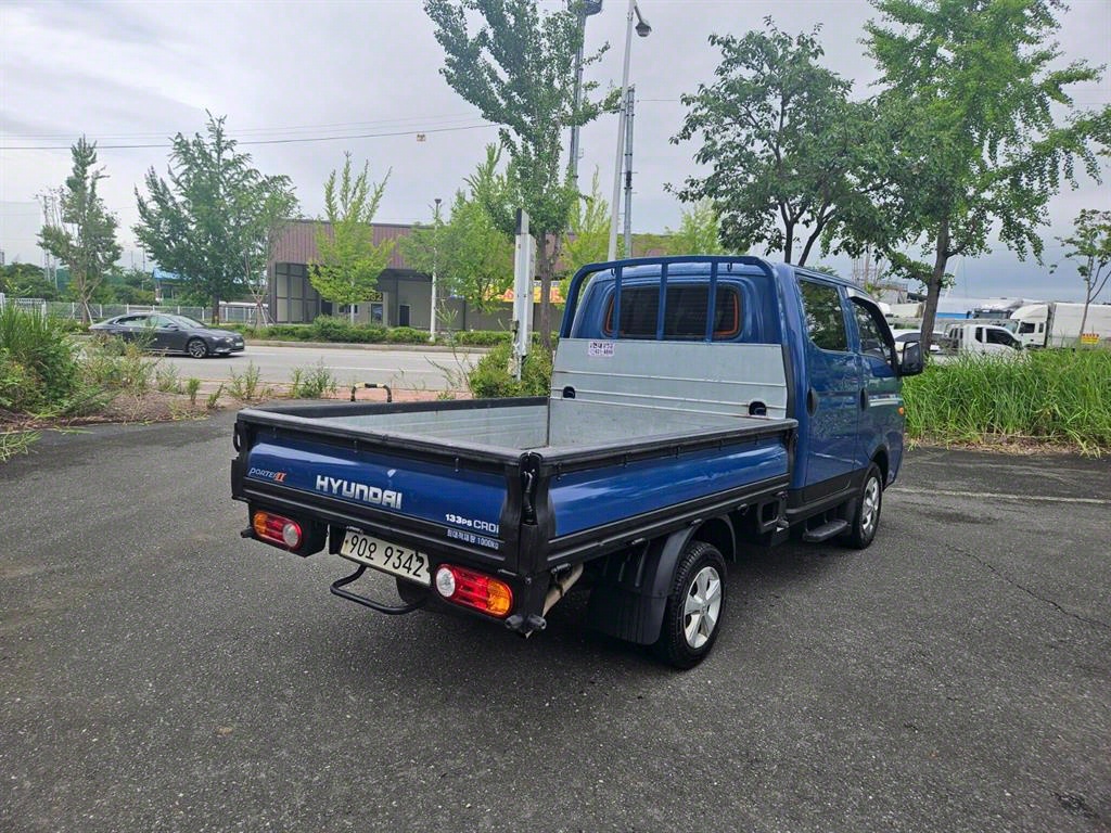 Hyundai Porter 1.0 Ton/ Double Cab/ Long Wheelbase/ CRDi 6