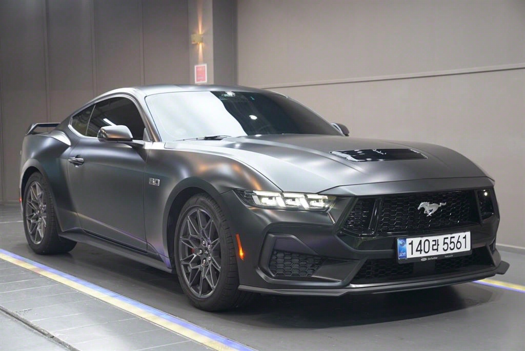 Ford Mustang 5.0 GT Premium Coupe 2