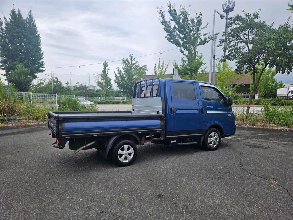 Hyundai Porter 1.0 Ton/ Double Cab/ Long Wheelbase/ CRDi 8