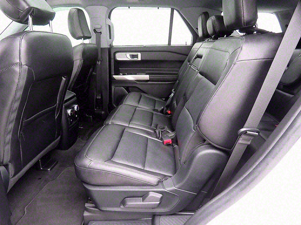 Ford Explorer 3.3 AWD Hybrid 9