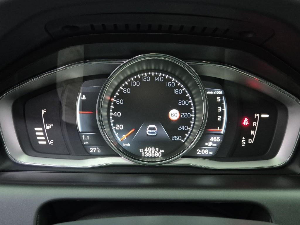 Volvo XC60 D5 AWD 8