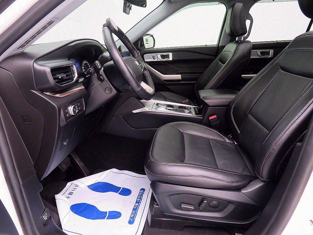 Ford Explorer 3.3 AWD Hybrid 8