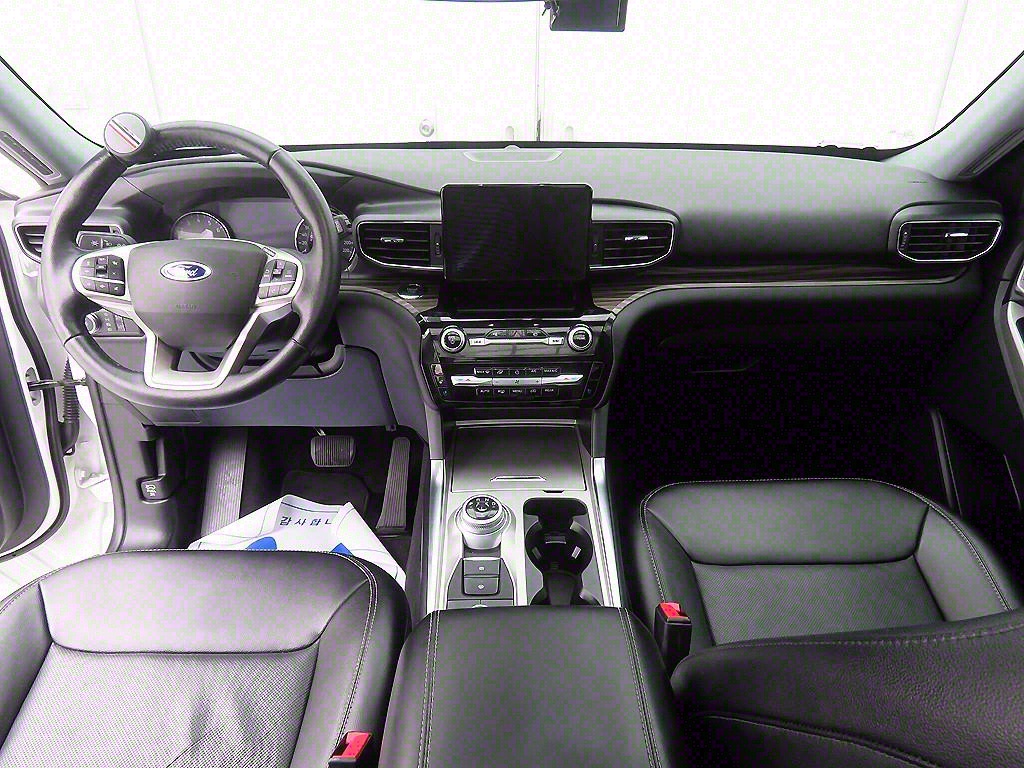 Ford Explorer 3.3 AWD Hybrid 10