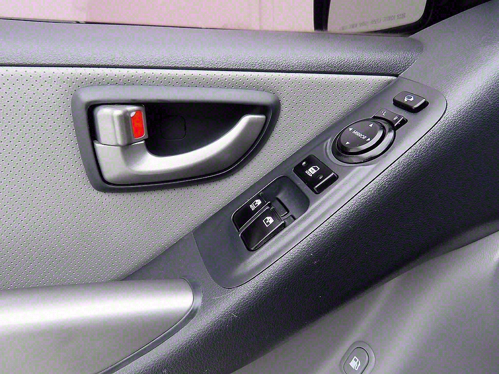 Hyundai Starex 2WD Wagon Modern 10