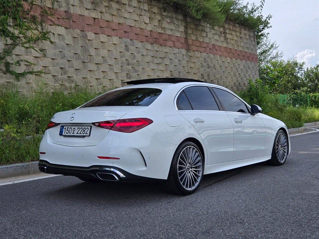 Mercedes-Benz C-Class C300 4MATIC AMG Line 5