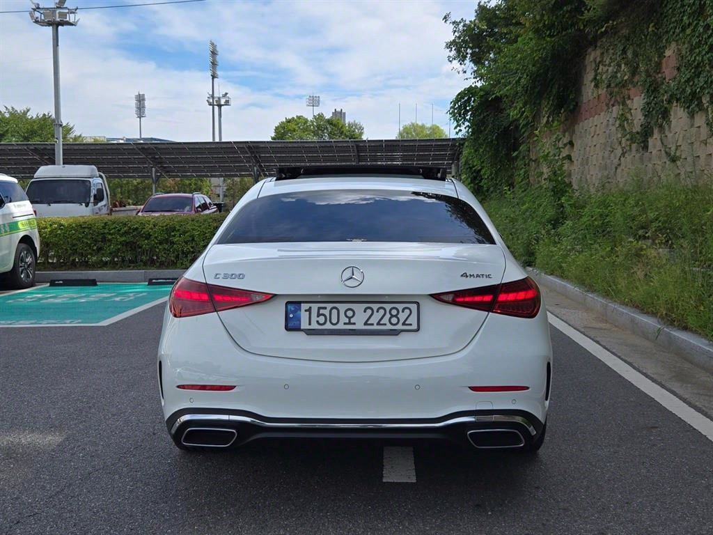 Mercedes-Benz C-Class C300 4MATIC AMG Line 3