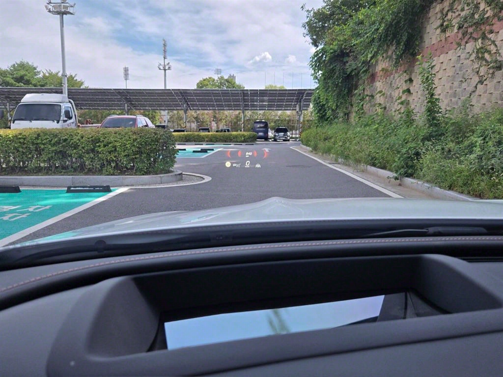 Mercedes-Benz C-Class C300 4MATIC AMG Line 8