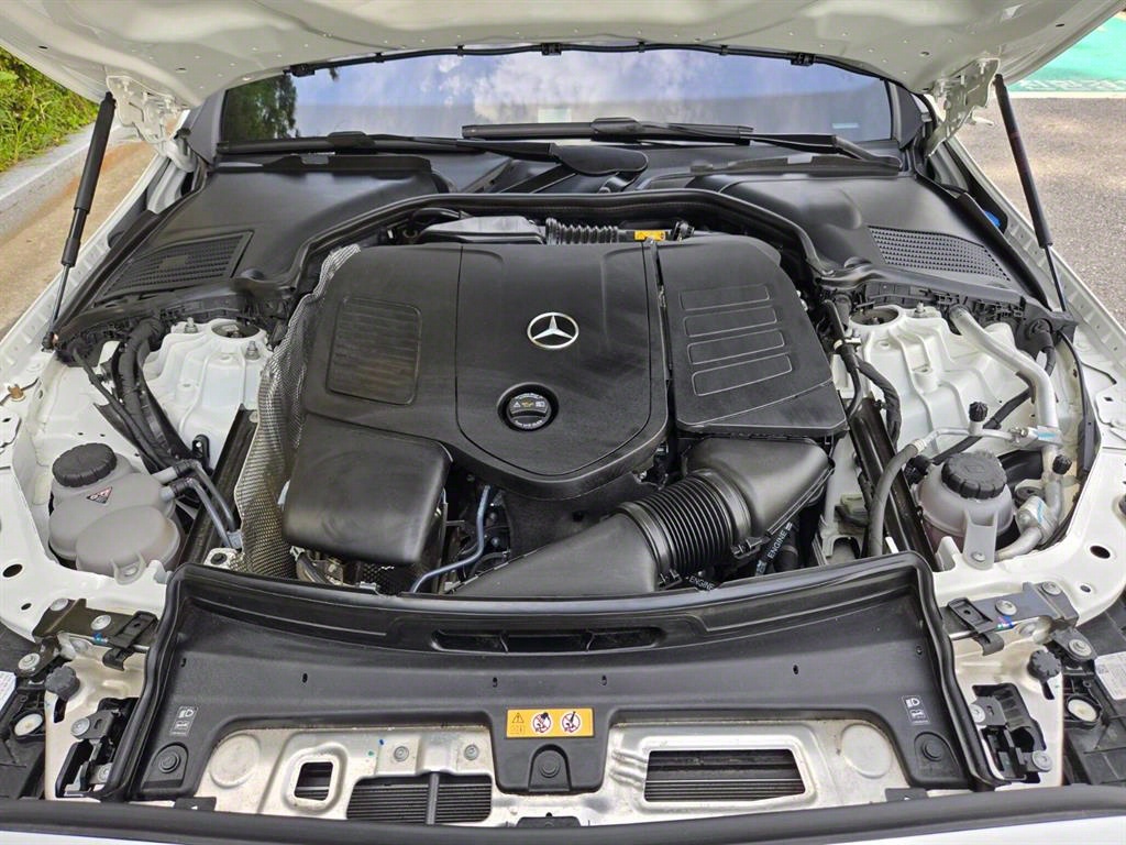 Mercedes-Benz C-Class C300 4MATIC AMG Line 6