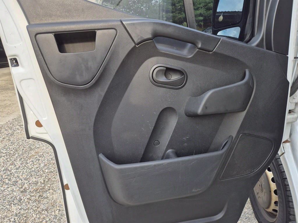 Renault Master 2.3 L 8