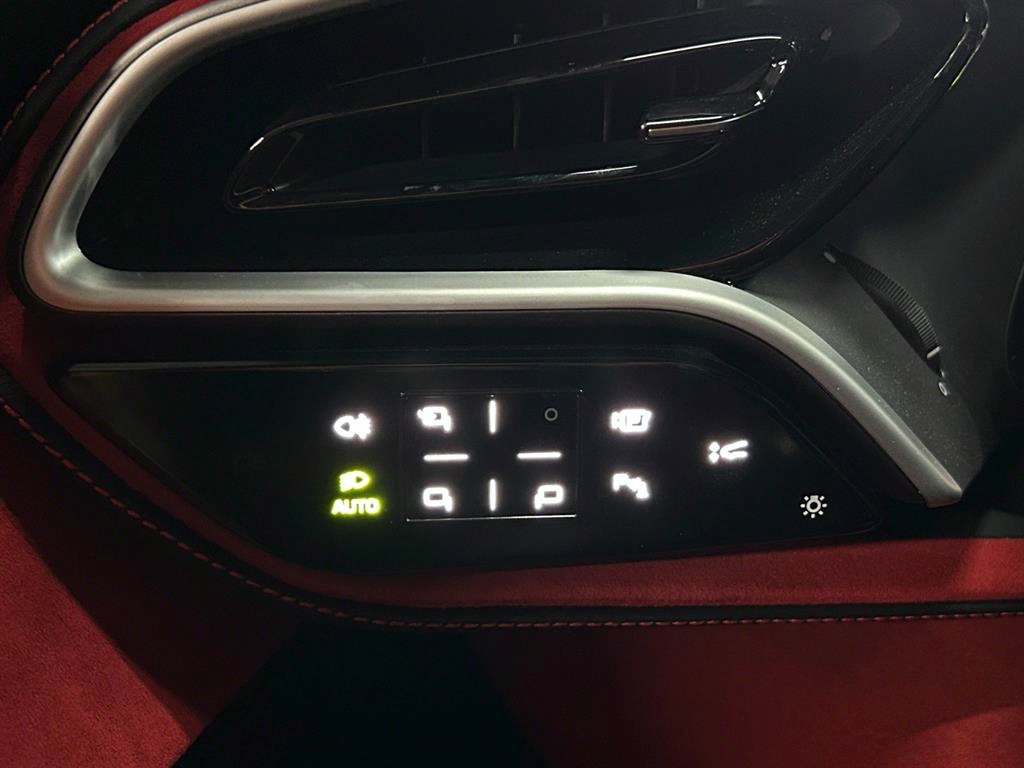 Ferrari 296 3.0 V6 PHEV 10