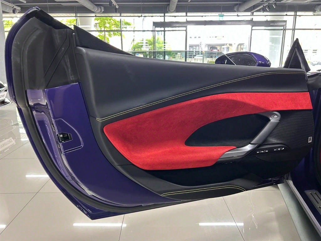 Ferrari 296 3.0 V6 PHEV 9