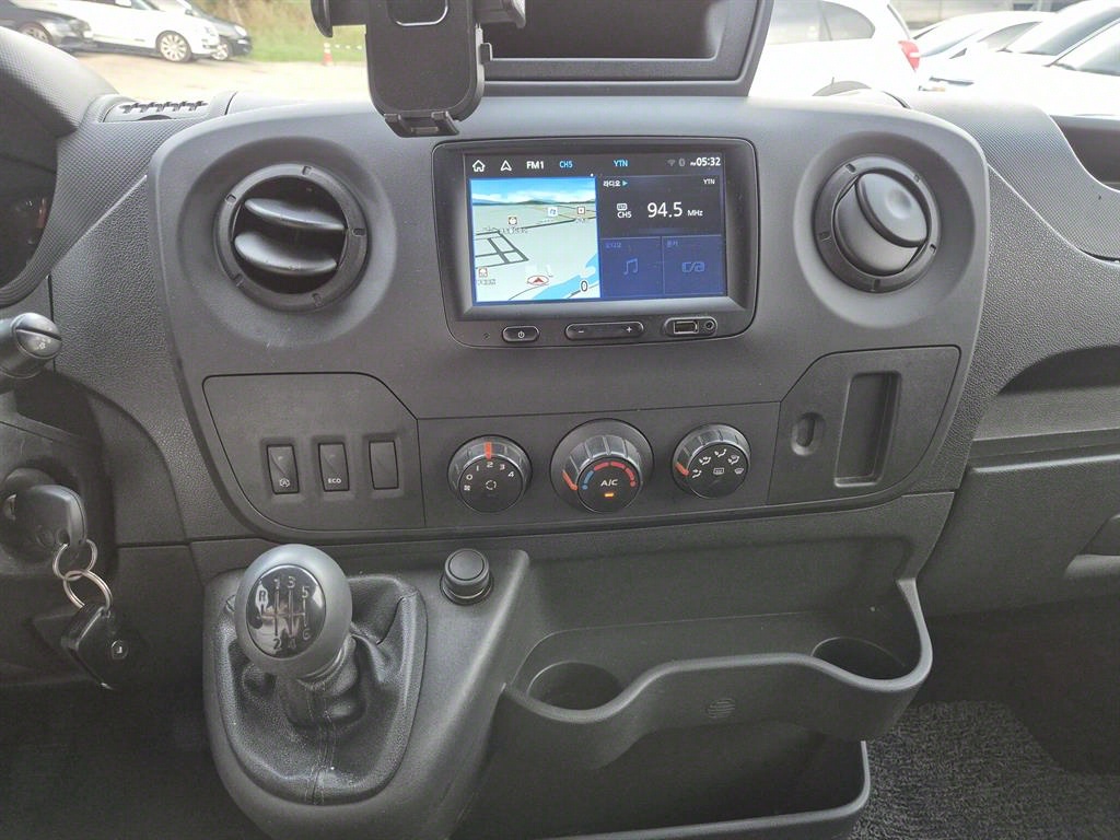 Renault Master 2.3 L 9