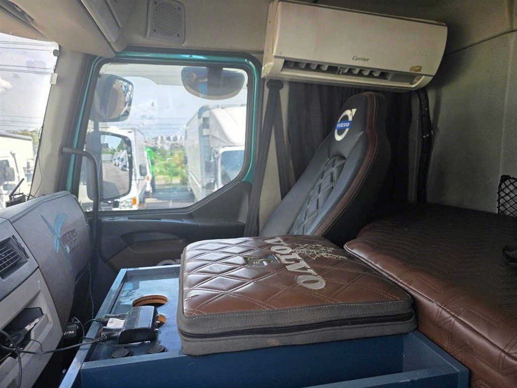 볼보 FE 윙바디 9.5톤 수동