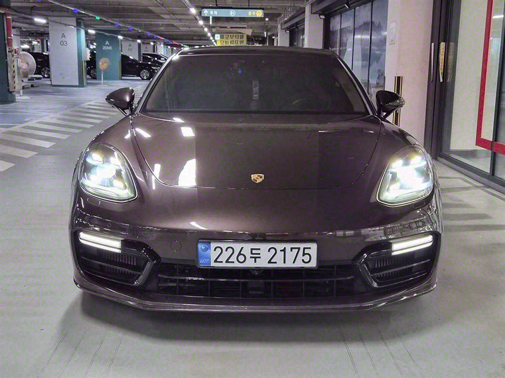 포르쉐 파나메라 4.0 GTS 사진 2/20