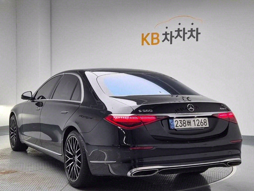 Mercedes-Benz S-Class S580L 4MATIC 3