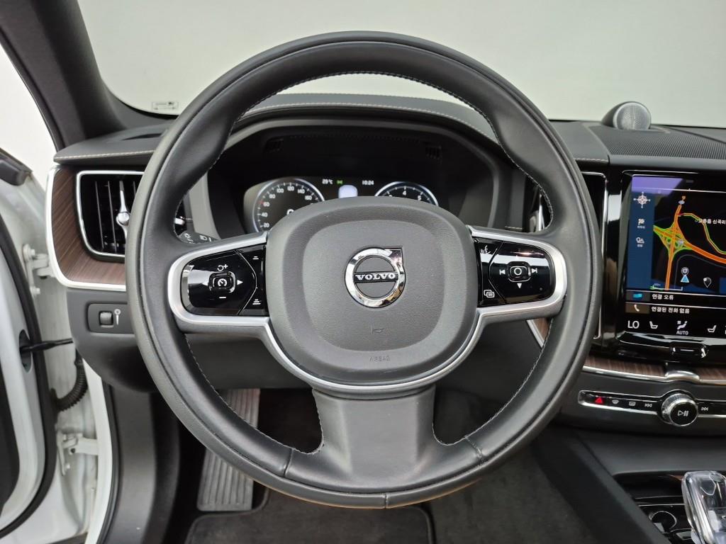 Volvo XC60 B6 AWD Inscription 10