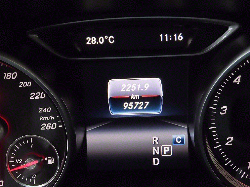 Mercedes-Benz CLA-Class CLA220 AMG LINE 7