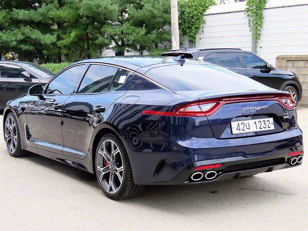 Kia Stinger Gasoline 3.3 Turbo AWD GT 4