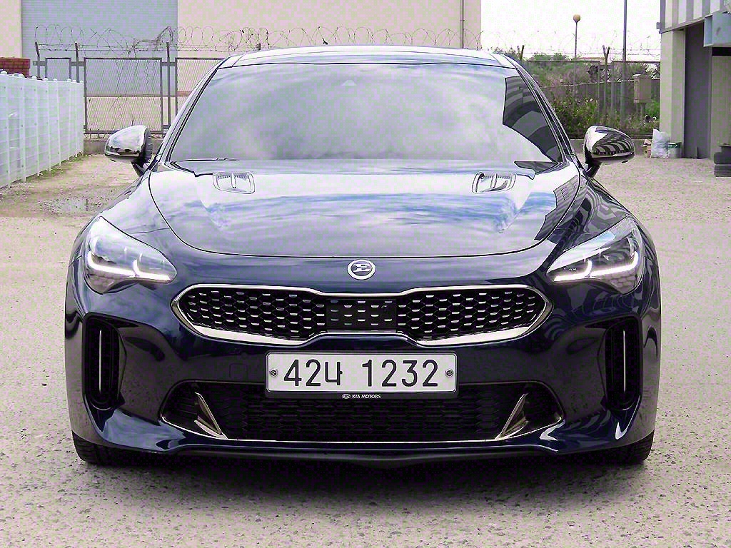 Kia Stinger Gasoline 3.3 Turbo AWD GT 2