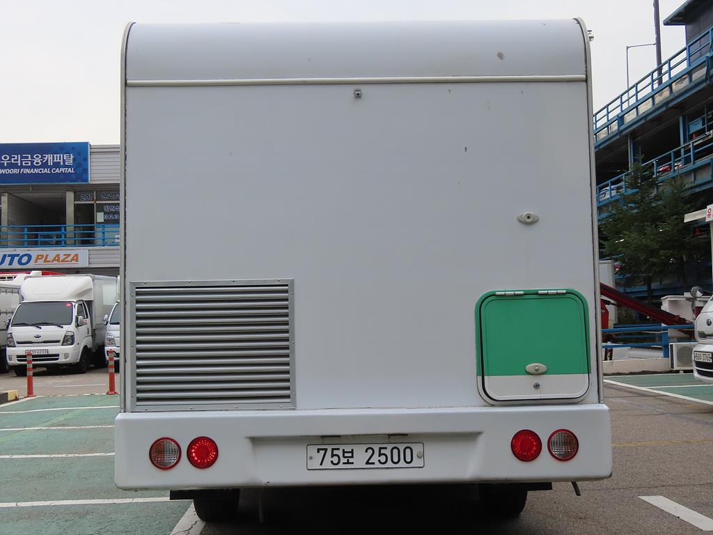 Hyundai Starex Camping Car 2WD 7