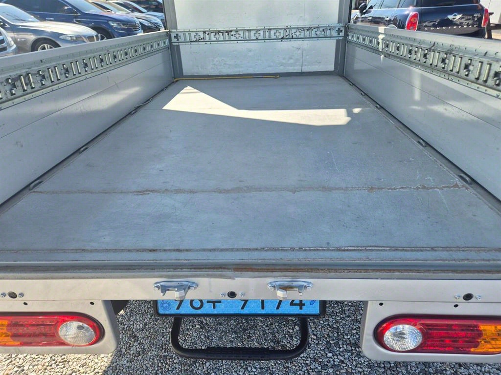 현대 포터2 1톤 윙바디 전기 8