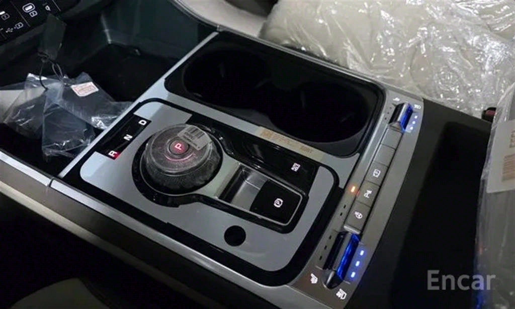 Kia Carnival HEV Signature 10