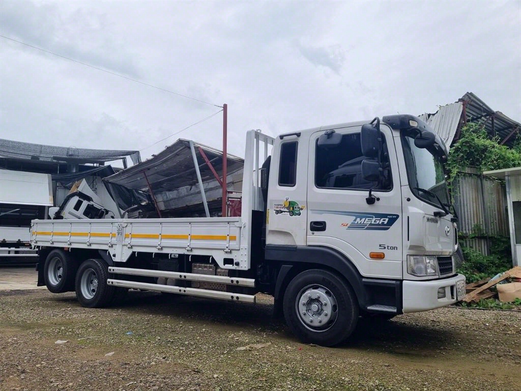 현대 메가트럭 카고 5톤 수동 1