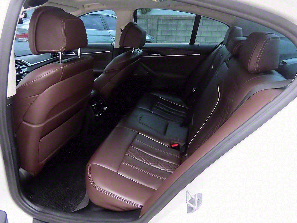 BMW 5 Series 530i xDrive Luxury 7