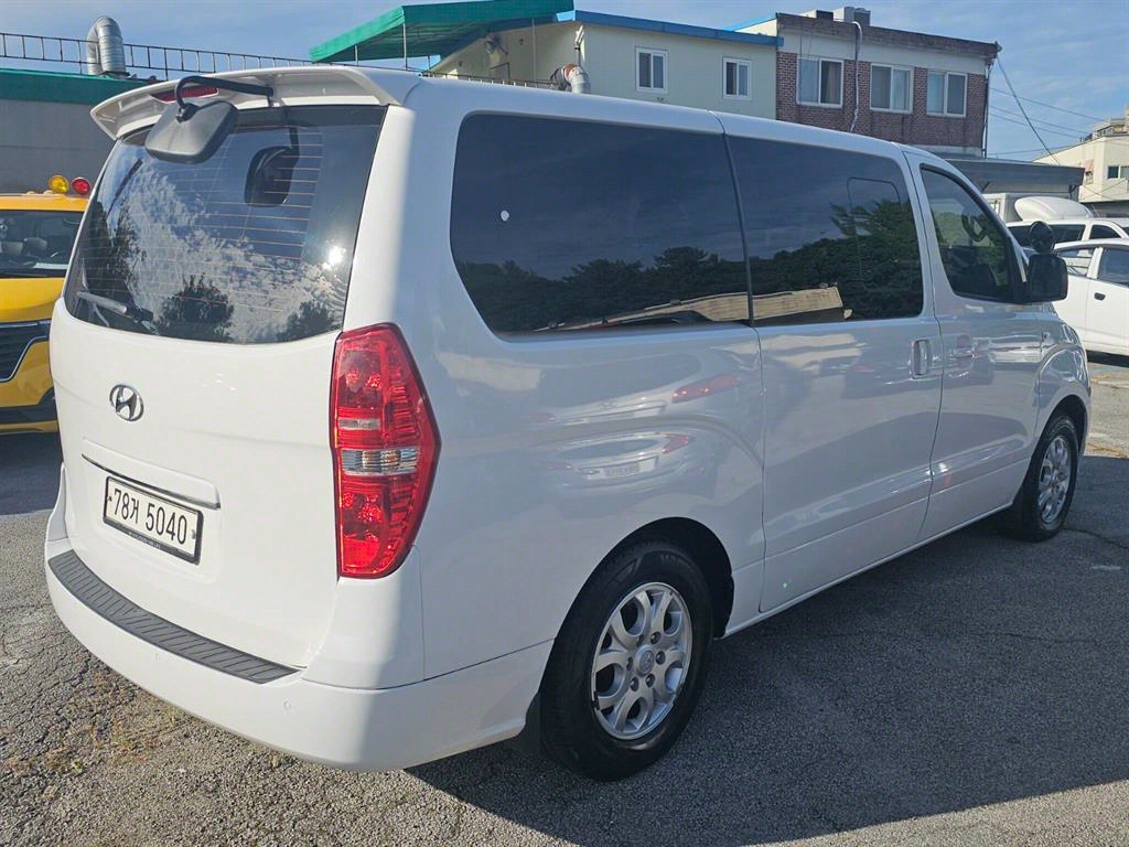 Hyundai Starex Wagon CVX Premium 4