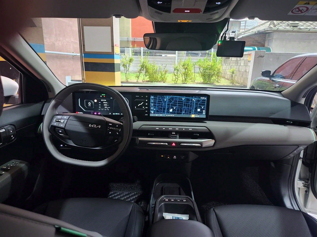 Kia EV4 Standard Air 9