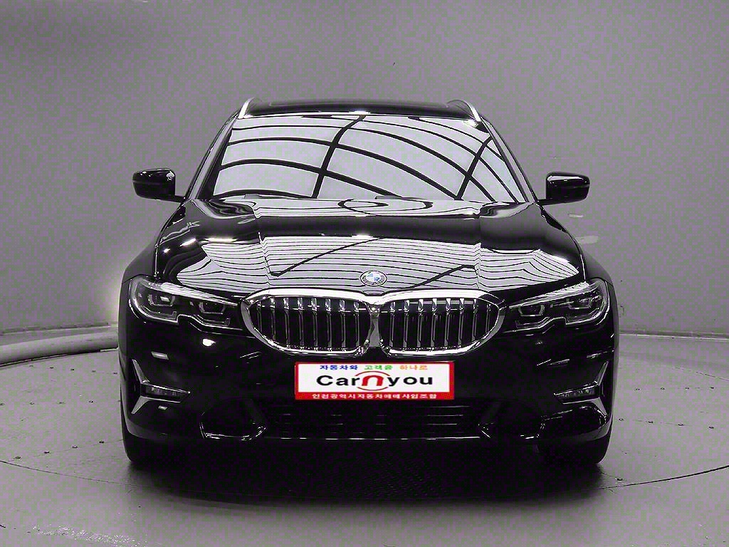 BMW 3 Series 320i Touring Luxury