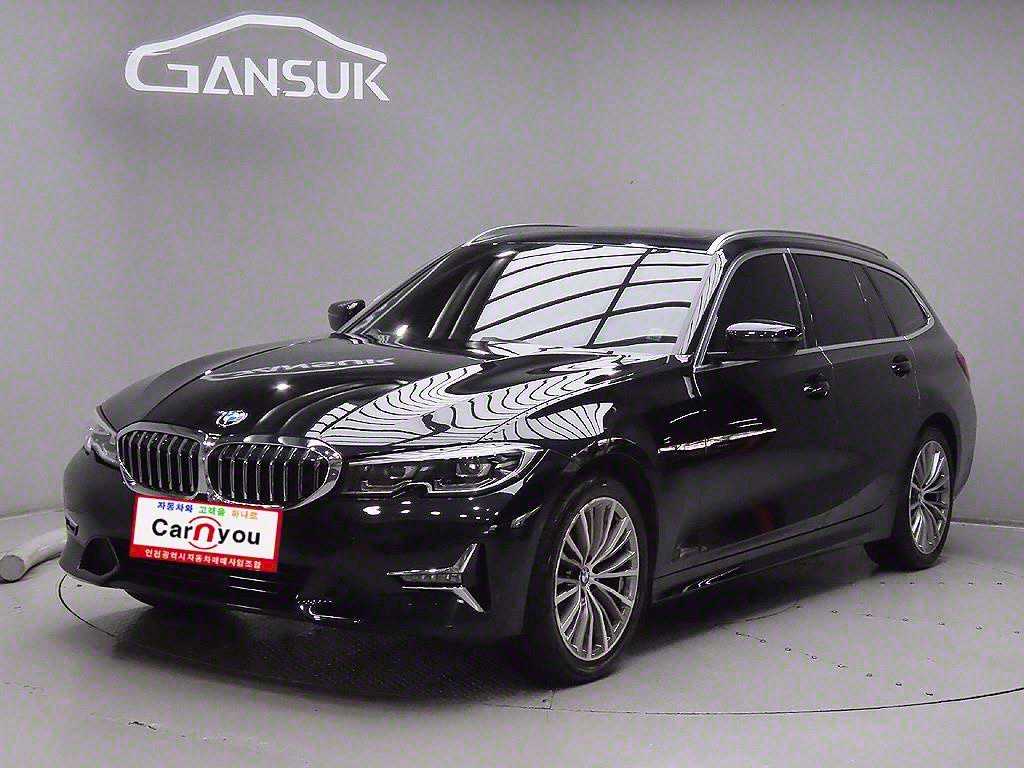 BMW 3 Series 320i Touring Luxury 3