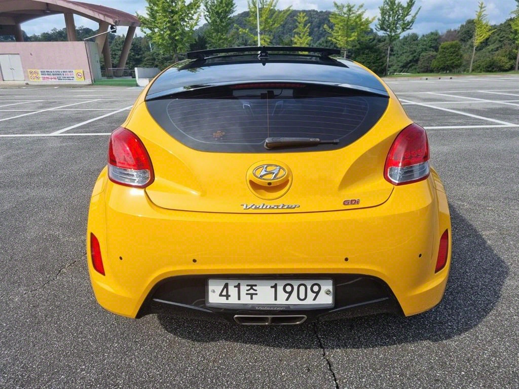 Hyundai Veloster Extreme 5