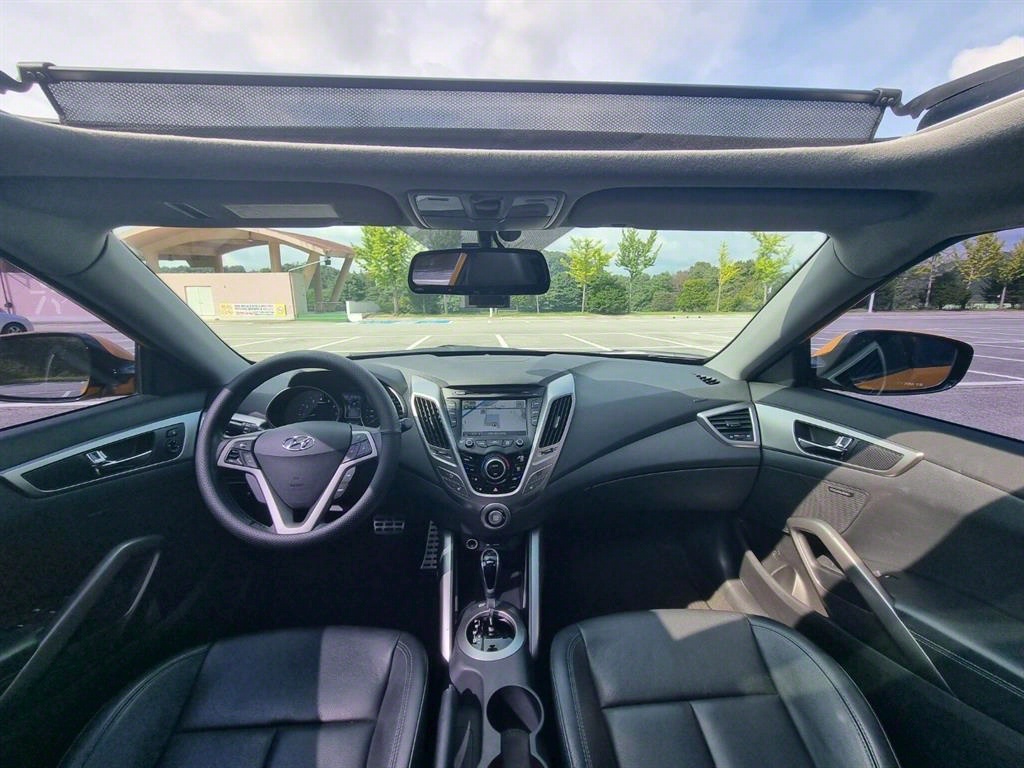 Hyundai Veloster Extreme 6