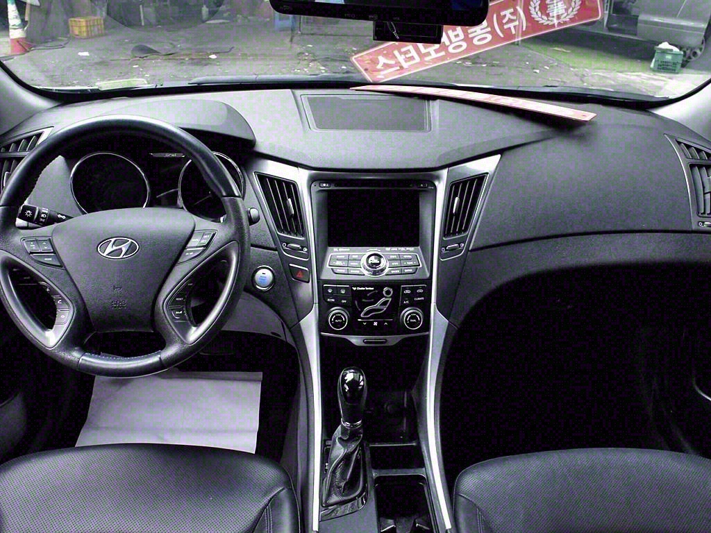 Hyundai Sonata YF HEV Premier 8