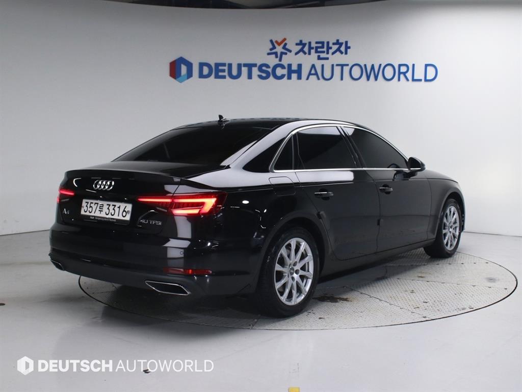 아우디 A4 40 TFSI 사진 2/20