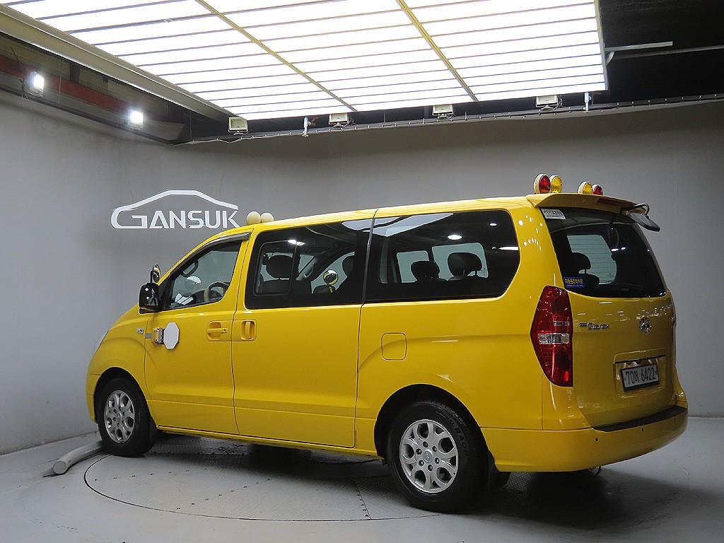 Hyundai Starex Wagon 2WD CVX Luxury 4