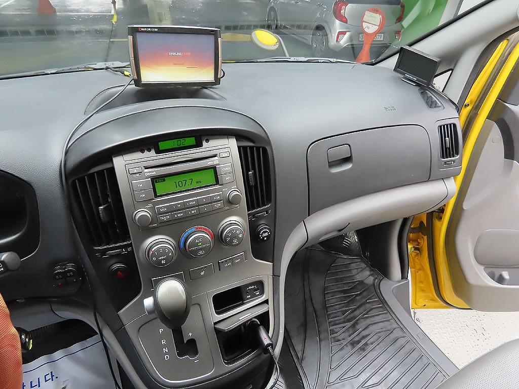 Hyundai Starex Wagon 2WD CVX Luxury 8