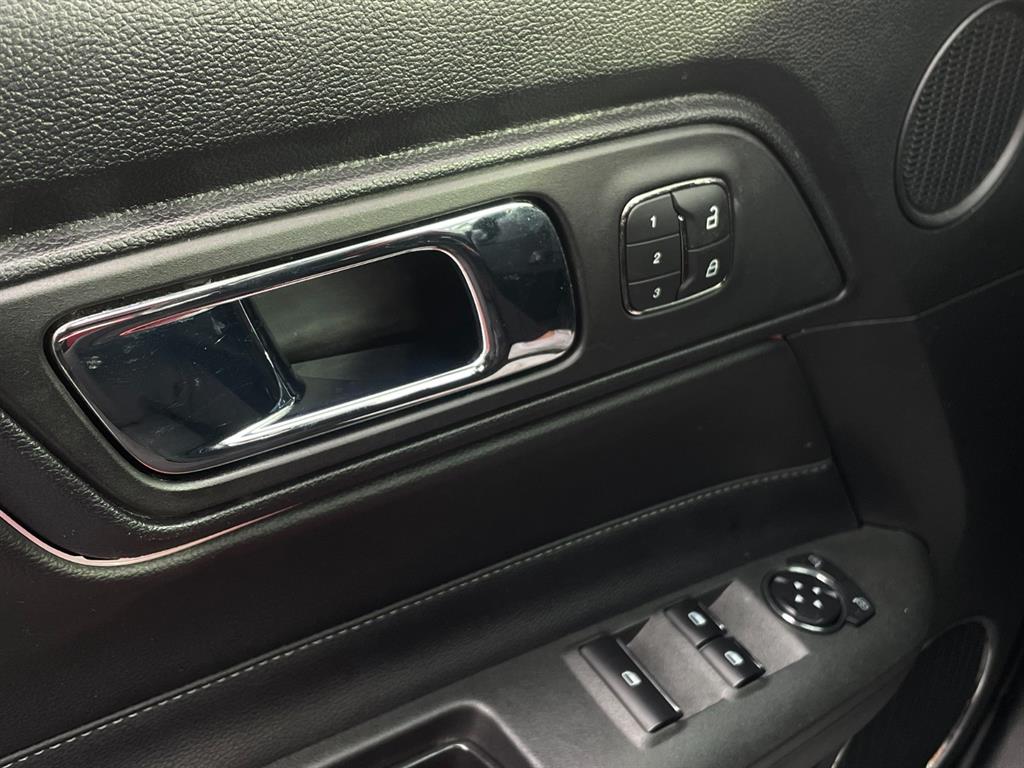 포드]머스탱 6세대 2.3 컨버터블포드 머스탱 6세대 2.3 컨버터블