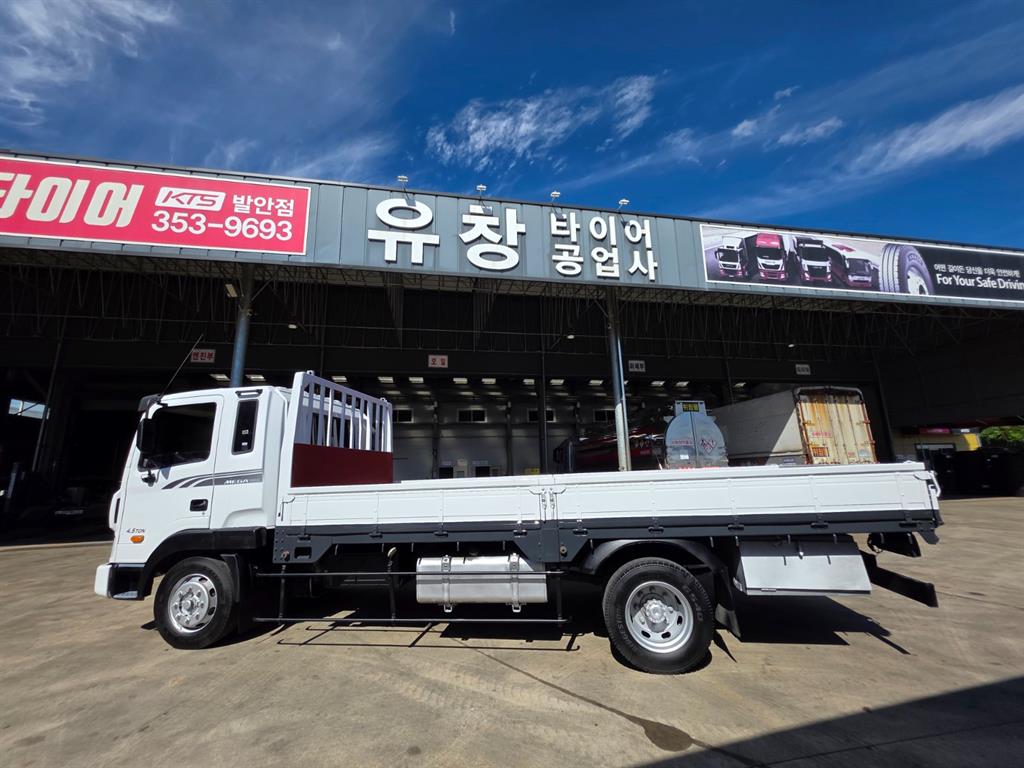 현대 메가트럭 단바리 카고 5톤 수동 2