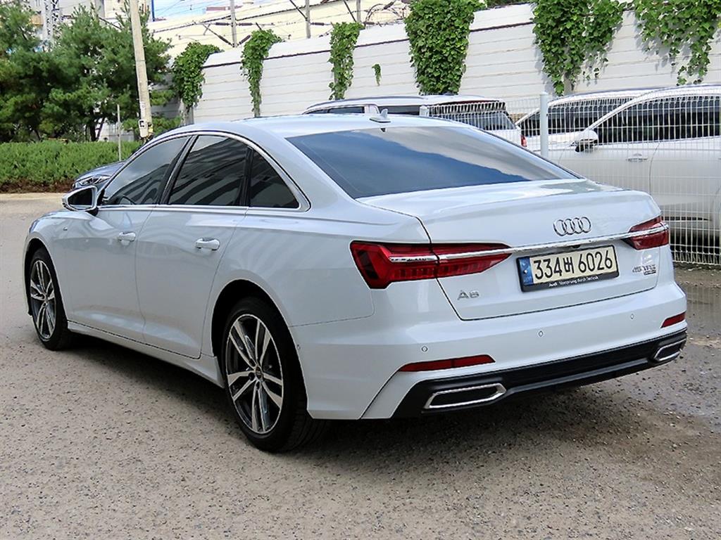 Audi A6 45 TFSI Quattro Premium 4