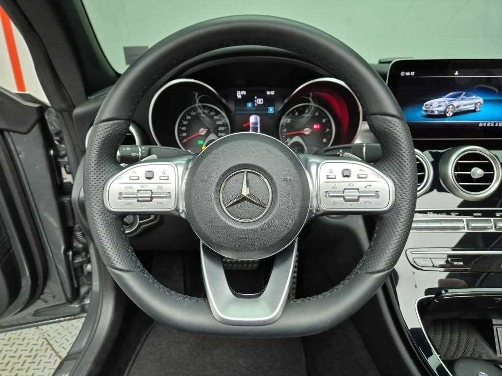 Mercedes-Benz C-Class C200 Cabriolet 9