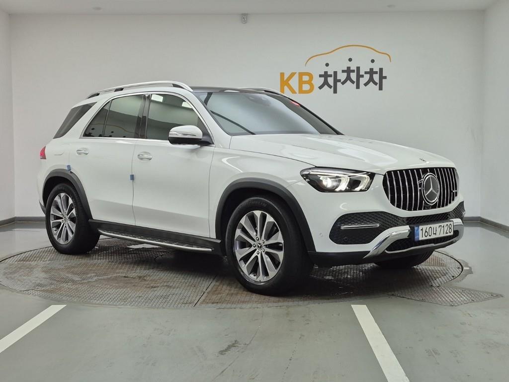 Mercedes-Benz GLE-Class GLE300d 4MATIC 3